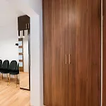 Metro Rondo Onz 2-bedroom By Bookinghost Lejlighed *