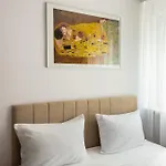 Lejlighed Metro Rondo Onz 2-bedroom By Bookinghost Warszawa