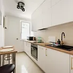 Lejlighed Metro Rondo Onz 2-bedroom By Bookinghost Warszawa
