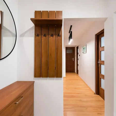 Metro Rondo Onz 2-bedroom By Bookinghost