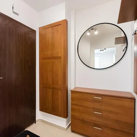 Metro Rondo Onz 2-bedroom By Bookinghost