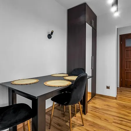 Metro Rondo Onz 2-bedroom 公寓