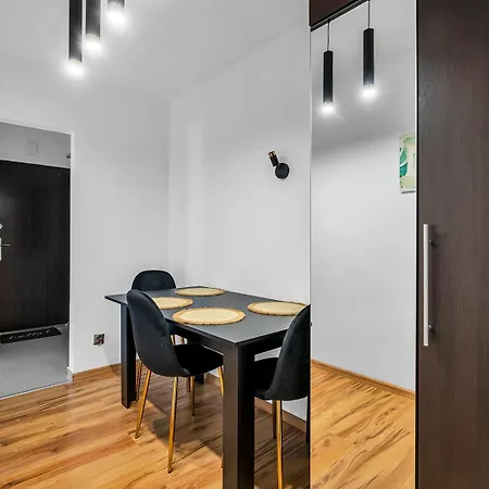 Metro Rondo Onz 2-bedroom 华沙