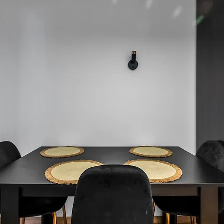 Metro Rondo Onz 2-bedroom By Bookinghost * Warsaw