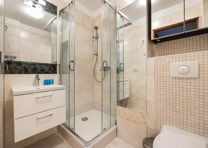 Metro Rondo Onz 2-bedroom By Bookinghost *