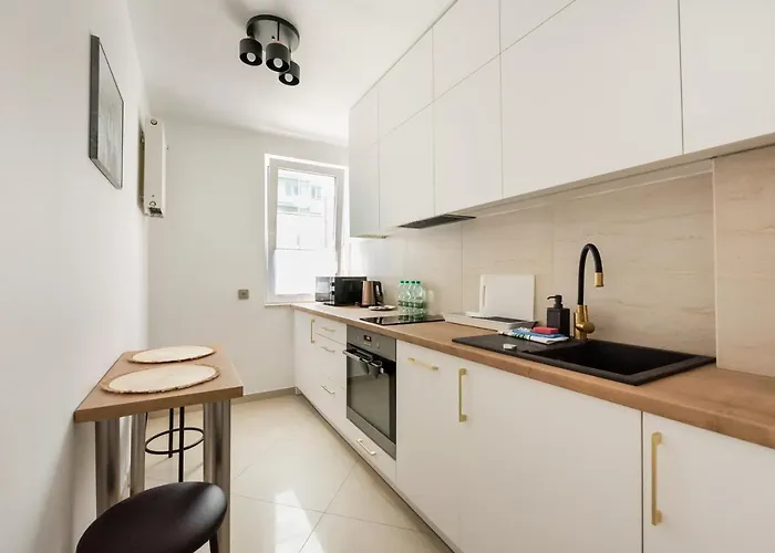 Apartman Metro Rondo Onz 2-bedroom By Bookinghost Varsó