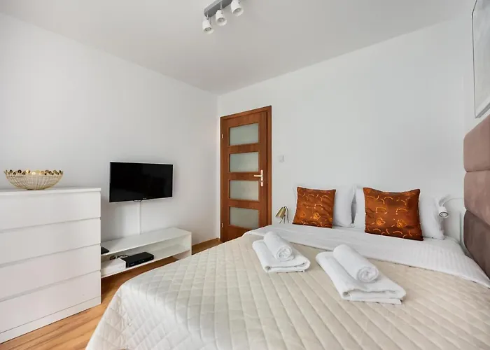 Metro Rondo Onz 2-bedroom By Bookinghost Apartman Varsó