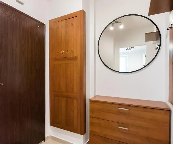 Metro Rondo Onz 2-bedroom By Bookinghost